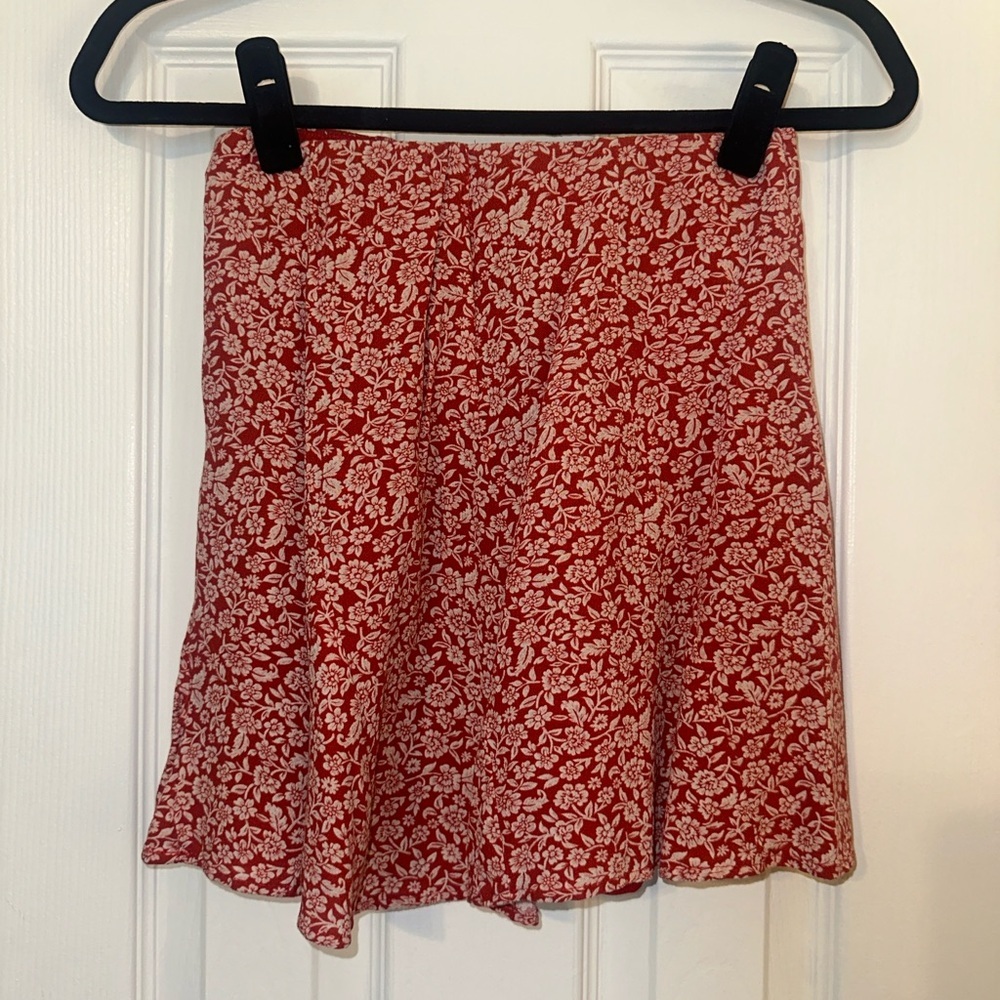 AE Floral Red Skirt - Picture 10 of 12
